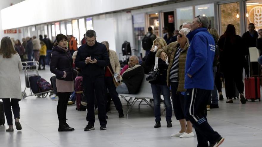 Viajeros en el aeropuerto de Corvera a principios de 2019.