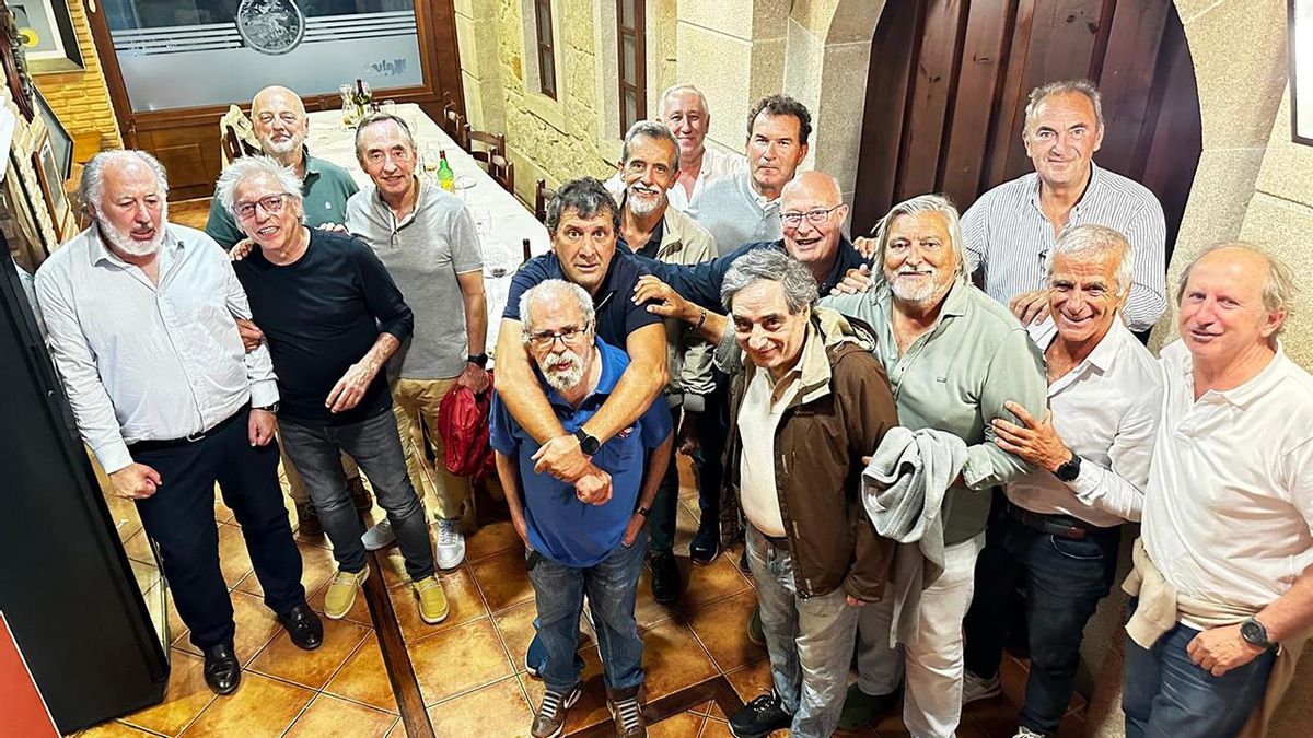 Miembros de la IX promoción del colegio Montecastelo