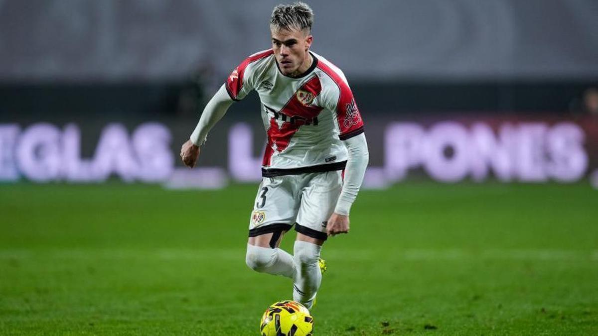 Pep Chavarría amb el Rayo Vallecano en un partit de la temporada passada.