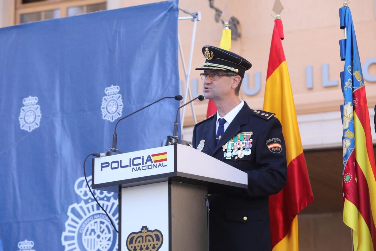 El comisario Pedro Montore, durante su discurso de la fiesta del patrón del Cuerpo Nacional de Policía