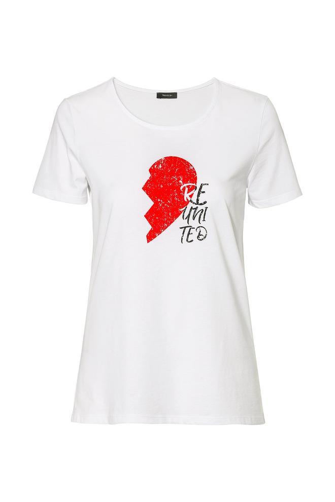 Camiseta solidaria C&amp;A parte corazón derecho 'Reunited'. (Precio: 9,99 euros)
