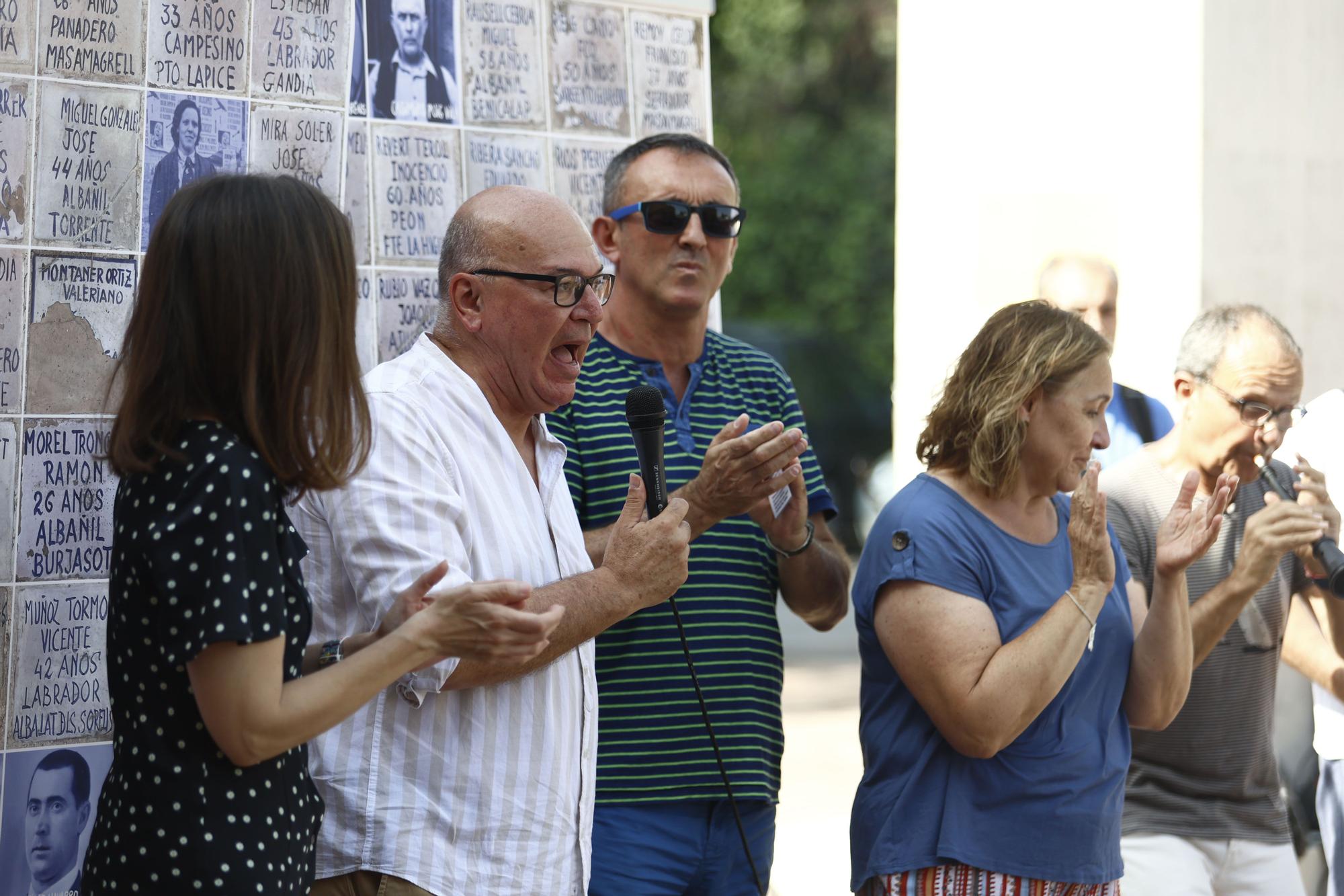 Entrega de restos a cuatro familias de los fusilados por el franquismo de la fosa 126 de Paterna