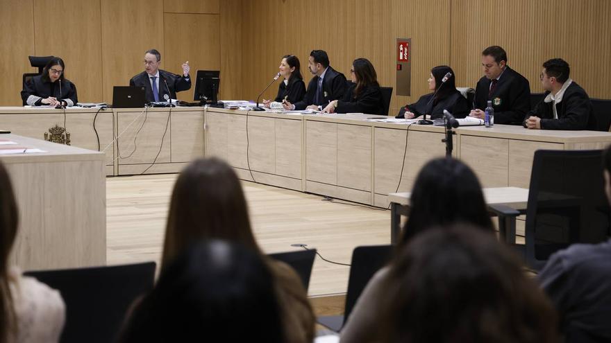 El entorno de la chica atropellada por el tren asegura que no tenía intenciones suicidas