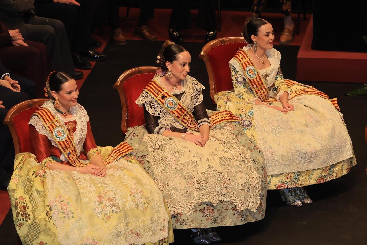 Galeria de fotos de l'homenatge a la reina i dames de les festes del 2025 a Vila-real
