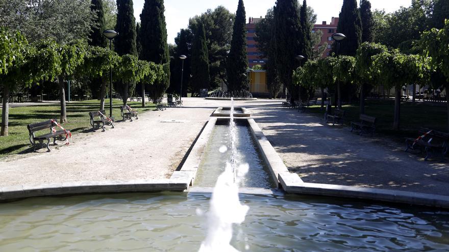 El parque Bruil de Zaragoza, cárcel para osos y refugio de quejas vecinales