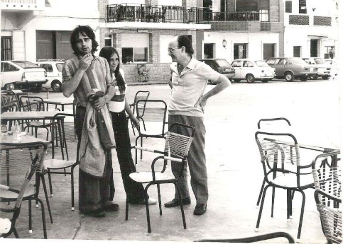 Ovidi y Helena con Vicent Andrés Estellés.