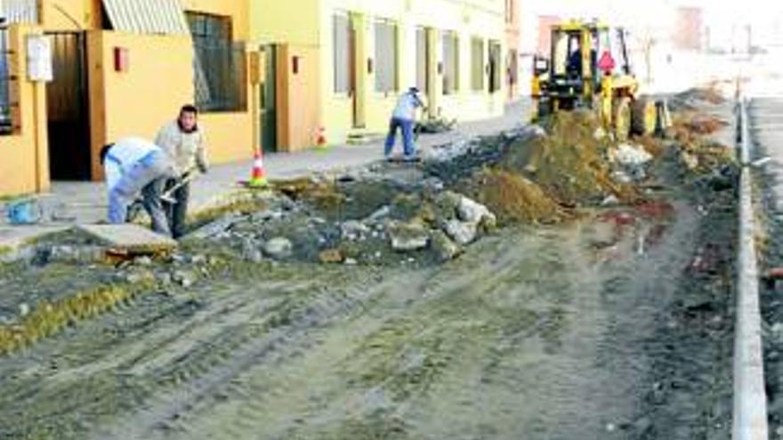 Construyen un vial para adecuar la calle Sillería