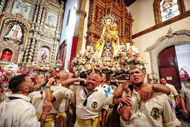 Embarcación de la Virgen del Carmen en Puerto de la Cruz, julio de 2022