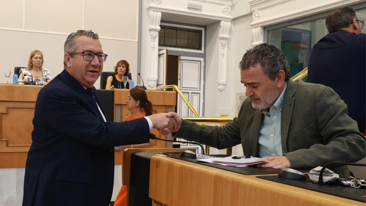 La Diputación de Alicante impulsa el nuevo bono comercio entre advertencias para no repetir los errores del caso Baño