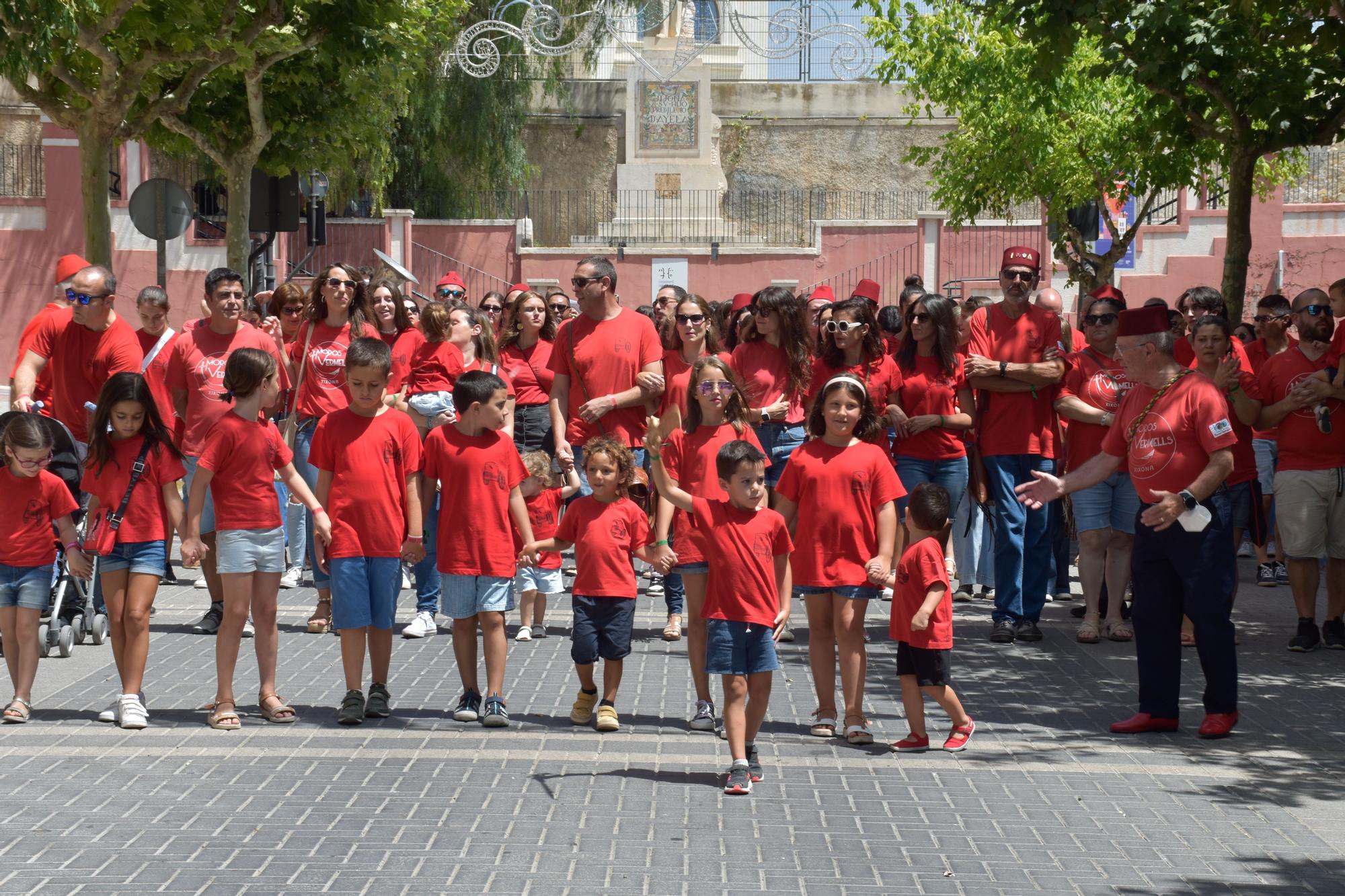 La Senyal da inicio a los desfiles en Xixona