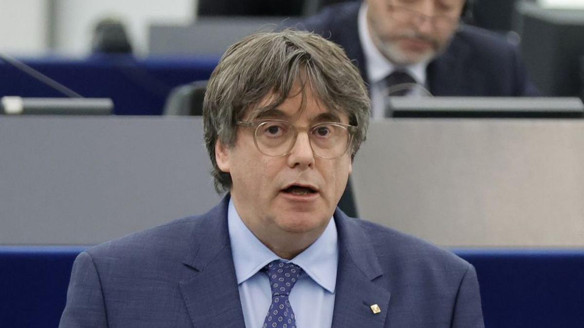 Carles Puigdemont intervé en un debat a l’Europarlament. | RONALD WITTEK / EFE