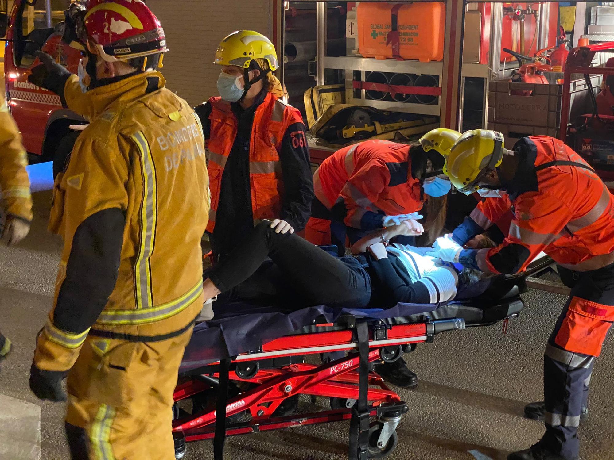 Aparatoso accidente en Palma: se estrellan contra un coche y se dan a la fuga