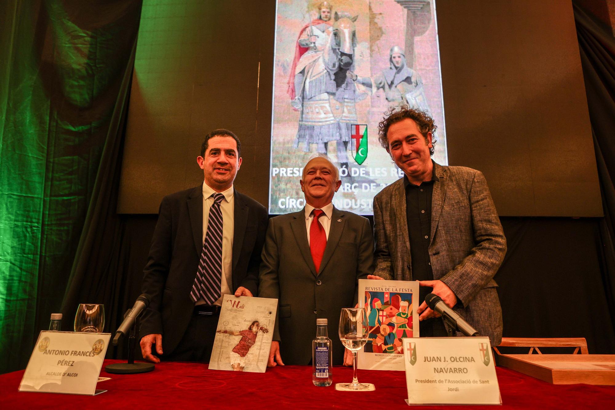 La presentación de la Revista inicia la cuenta atrás para las Fiestas de Alcoy