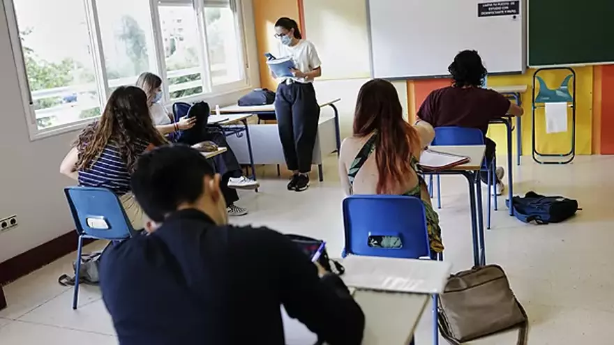 Alumnos en un aula.