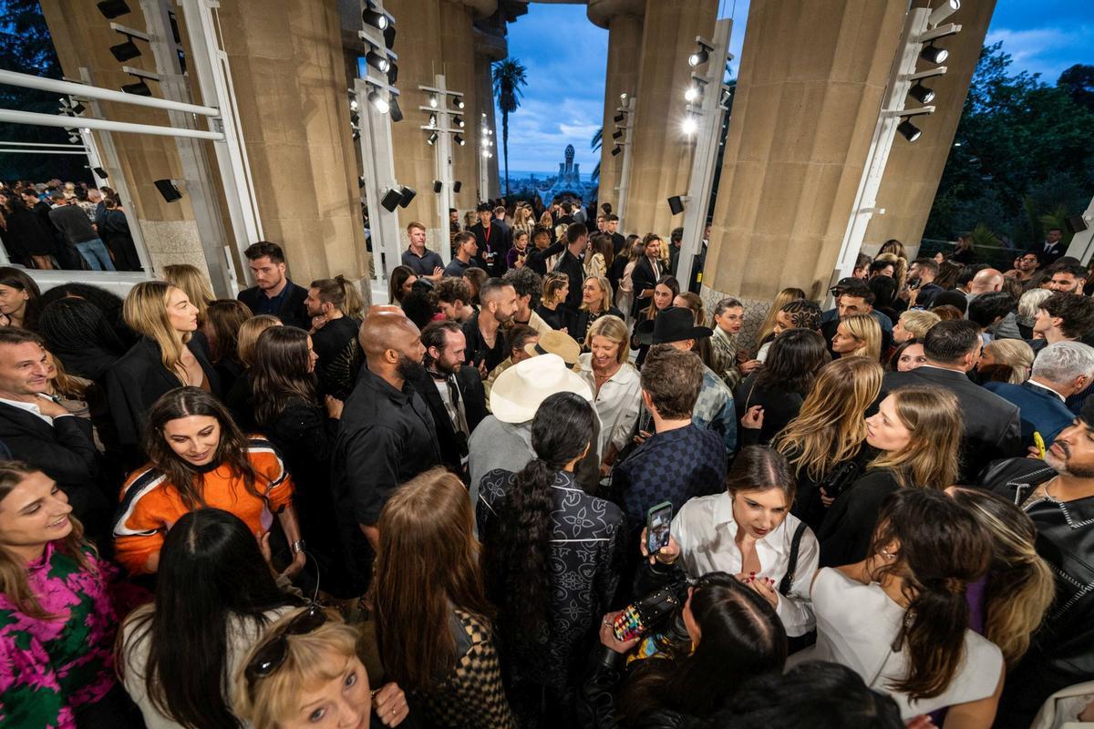 Louis Vuitton presenta en el Park Güell su colección Crucero 2025