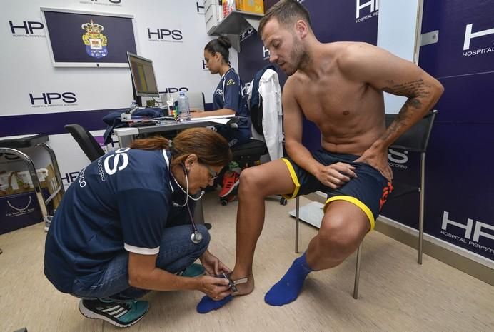 LAS PALMAS DE GRAN CANARIA A 04/07/2017. Reconocimiento médico de los jugadores de la UD Las Palmas en la clínica Perpetuo Socorro para la temporada 2017-18. FOTO: J.PÉREZ CURBELO