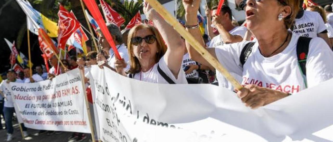 Imagen de la protesta llevada a cabo por los trabajadores de RIU ante la Delegación del Gobierno en Las Palmas a finales de octubre de 2019