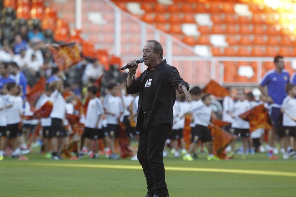 Todas las imágenes de la presentación del Valencia 2016/17