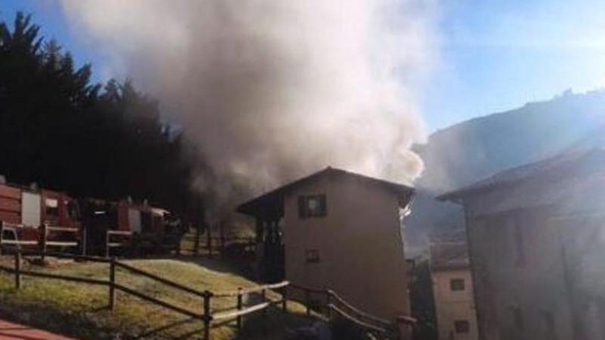 Incendi d'una casa a Montellà i Martinet