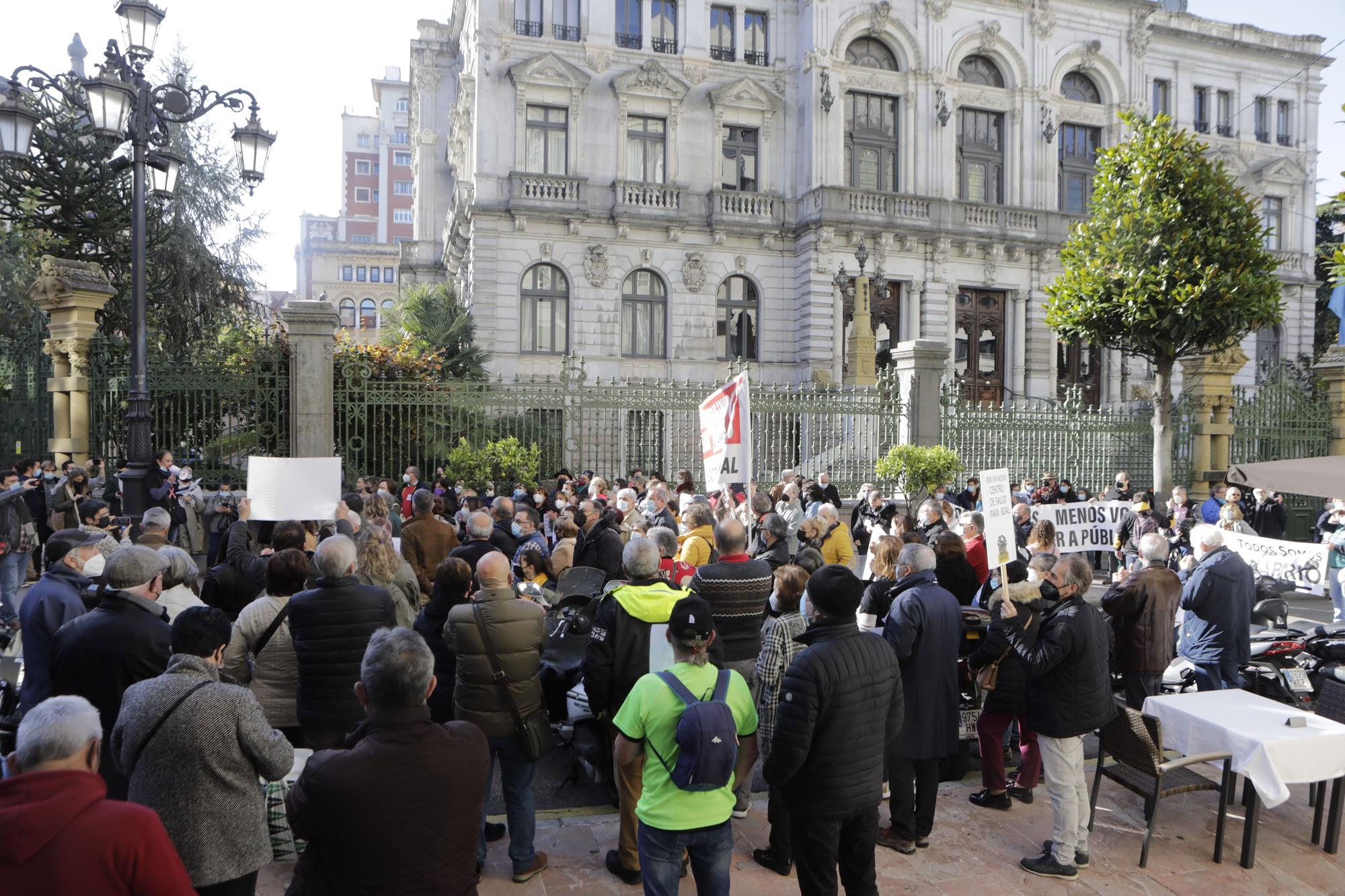 "Todos somos Jarrio" se manifiesta en Oviedo: "Luchamos porque el hospital esté bien"