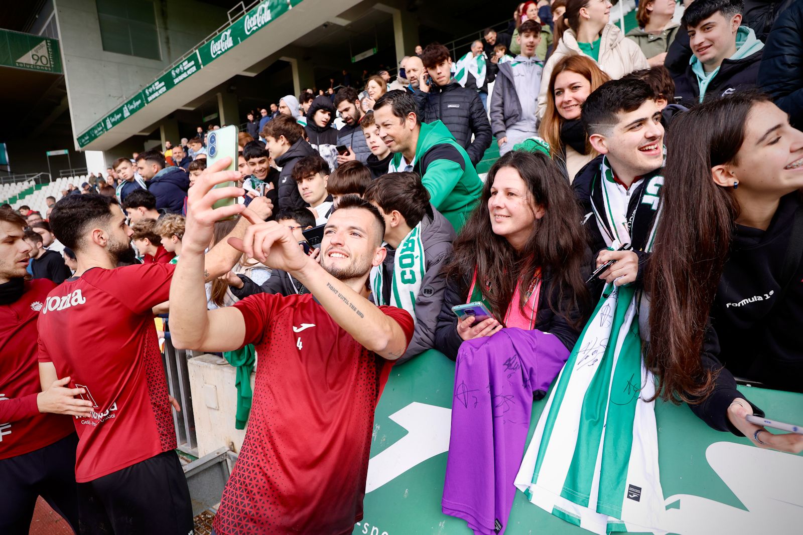 El Córdoba entrena ante su afición en El Arcángel