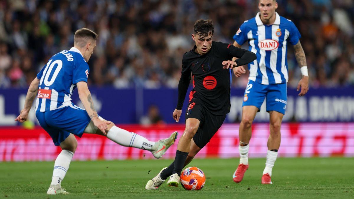Pedri, ante el Espanyol