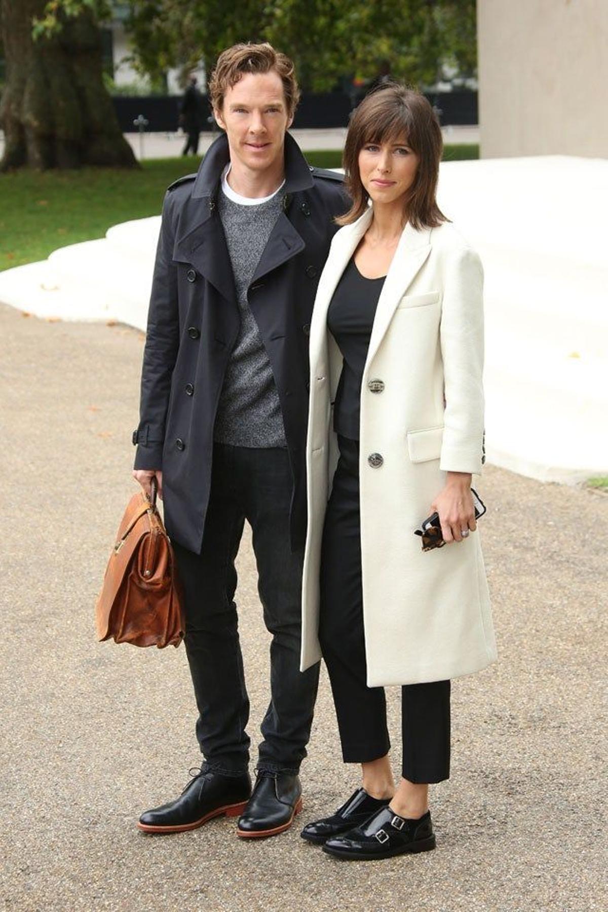 Benedict Cumberbatch y Sophie Hunter, antes del desfile de Burberry Collection de la LFW2015