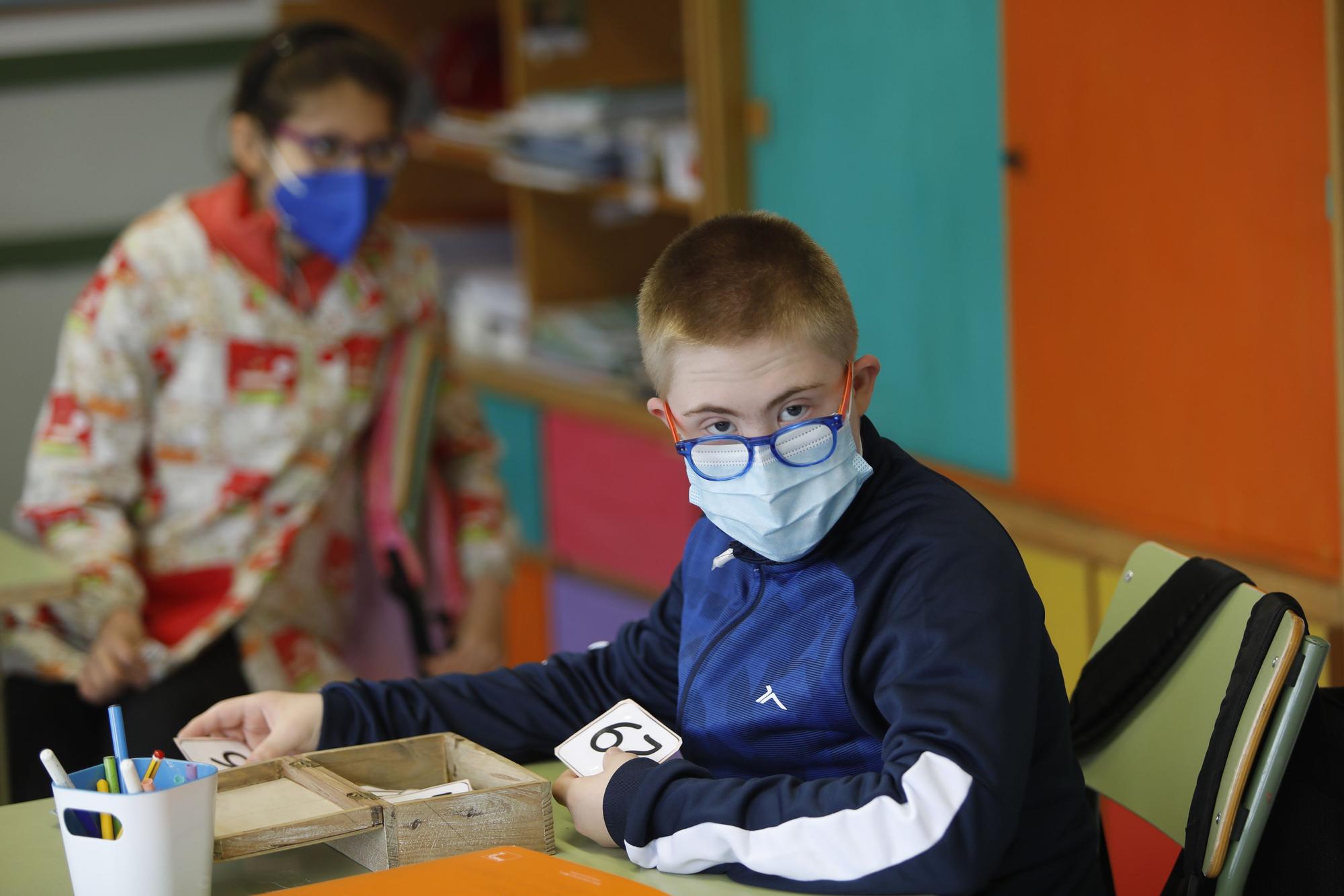 Un día en el colegio de educación especial de Latores