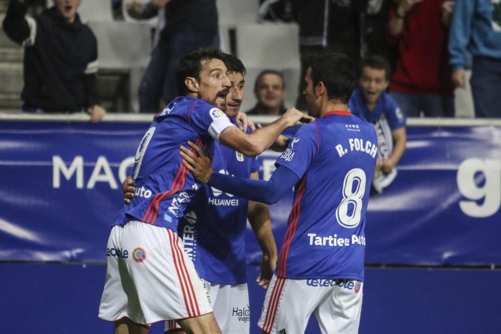 El partido entre el Real Oviedo y el Tenerife, en imágenes