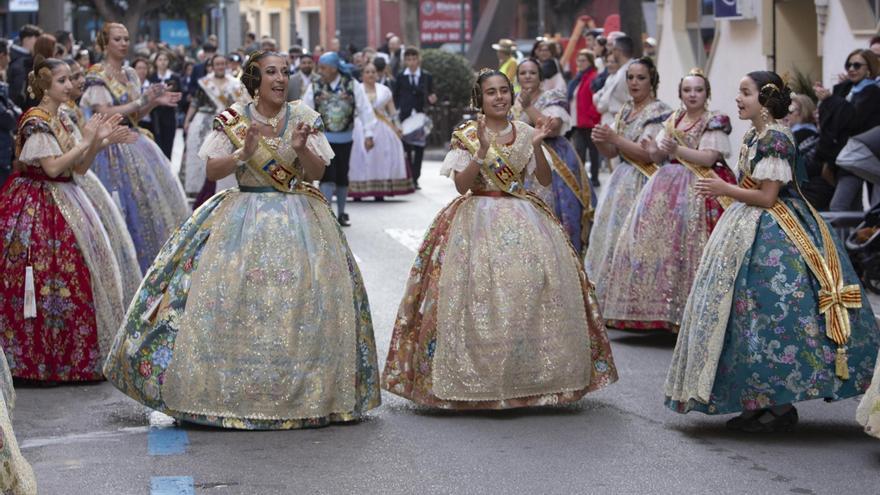 Las Fallas de Alzira bailan antes de la “cremà”