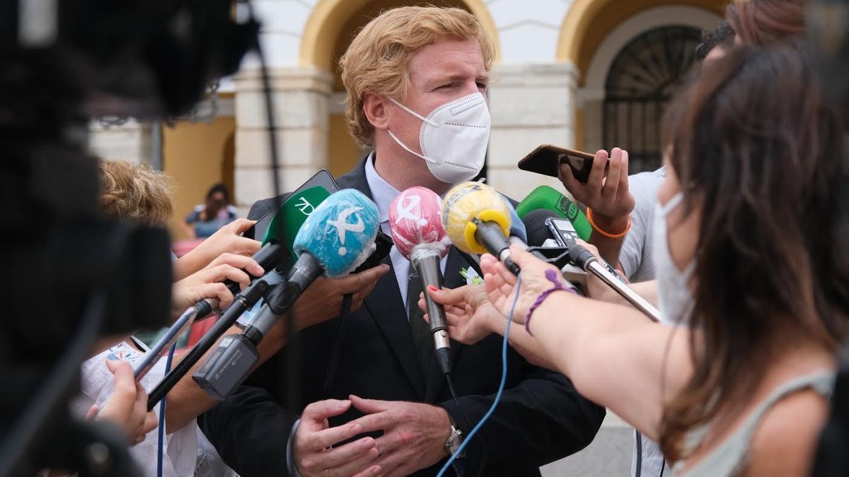 Ignacio Gragera, esta mañana, atendiendo a los medios de comunicación.