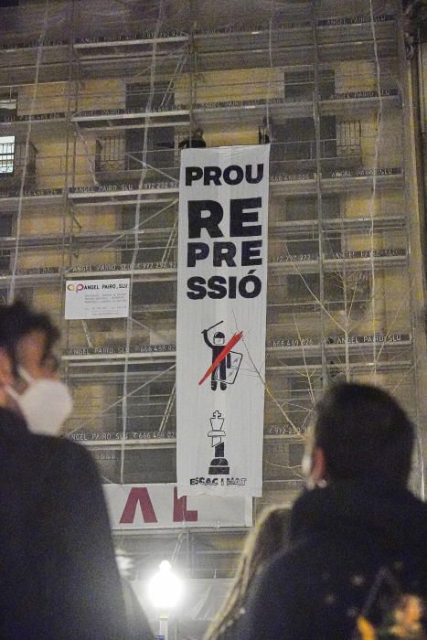 Unes 150 persones es manifesten a Girona sota el lema «Prou repressió, antiavalots dissolució»