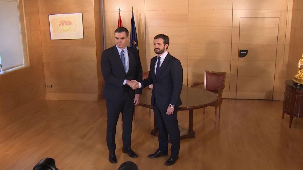 Pedro Sánchez y Pablo Casado en un anterior encuentro.