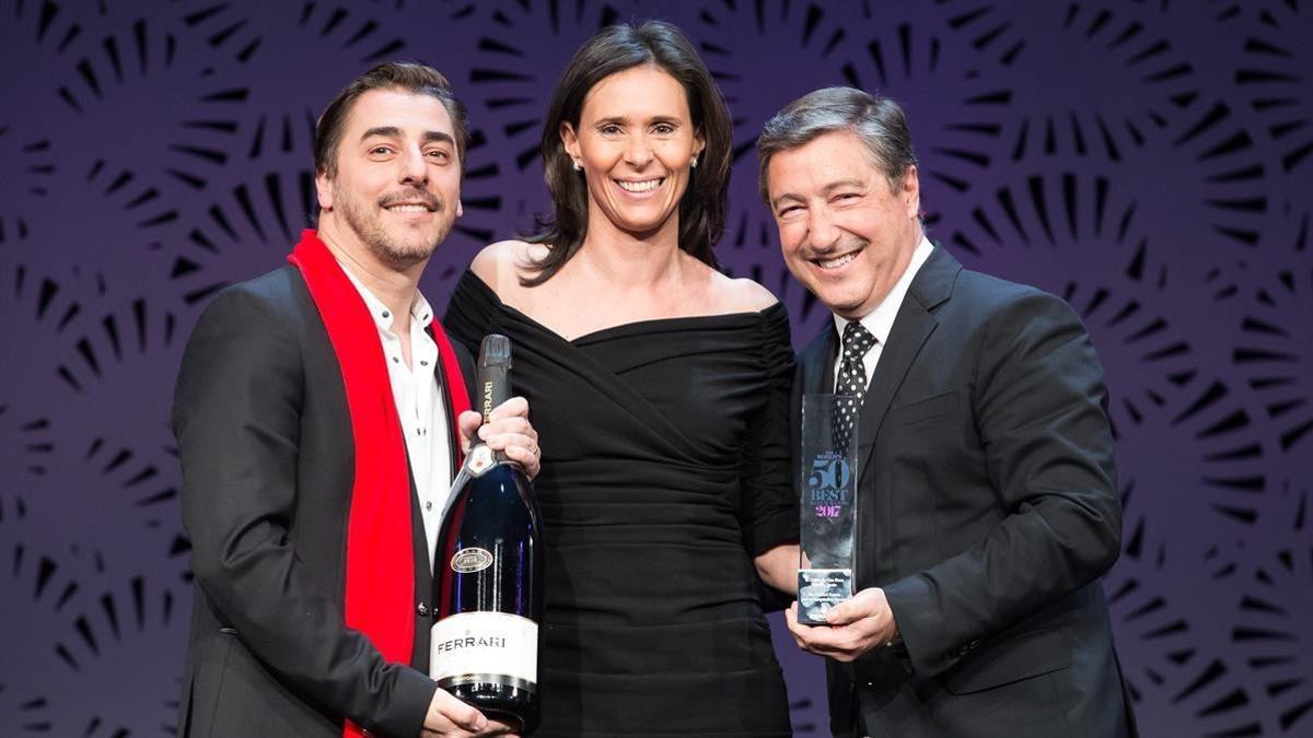 Dos de los hermanos Roca recibiendo el galardón de 'The World's 50 Best Restaurants'.