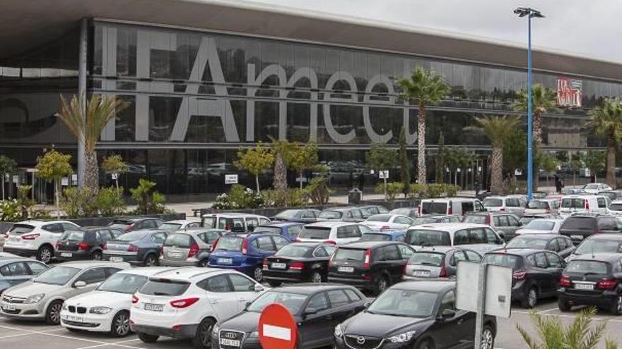 La fachada de la Institución Ferial Alicantina.