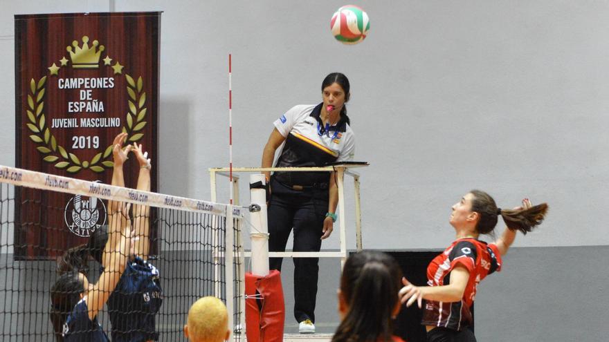 Ataque del Xàtiva femenino en el partido frente al Madrid.