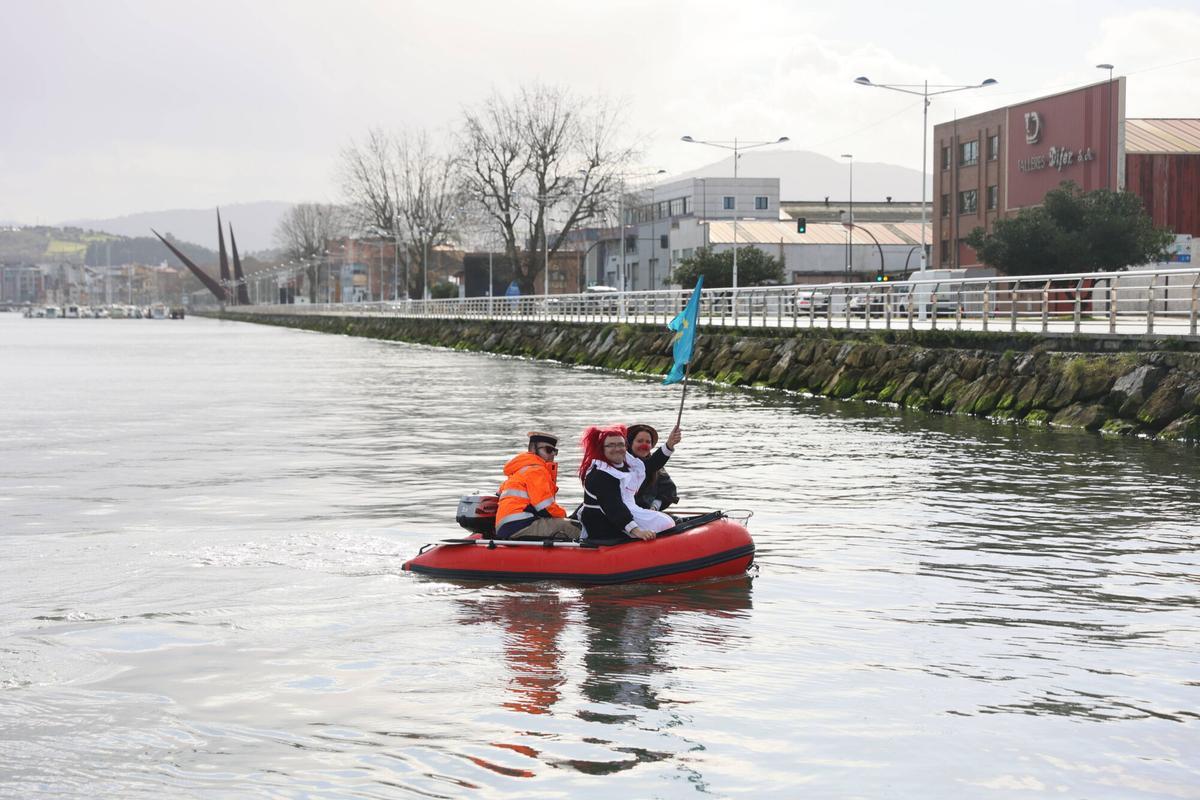 En imágenes: El desembarco de la Sardina abre el Antroxu de Avilés