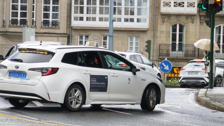 El Concello descarta activar licencias VTC para aliviar el colapso en el servicio de taxi