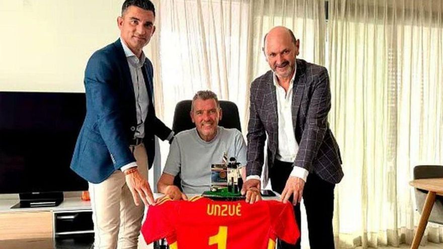 Unzué, con Rafael Louzán e Iván Cancela. | RFEF