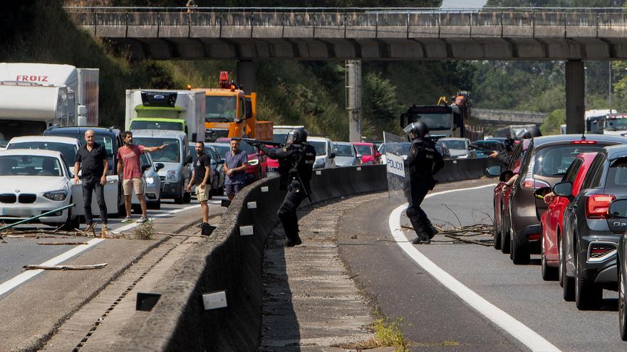 Disturbios durante la tercera jornada de la huelga del metal en Vigo