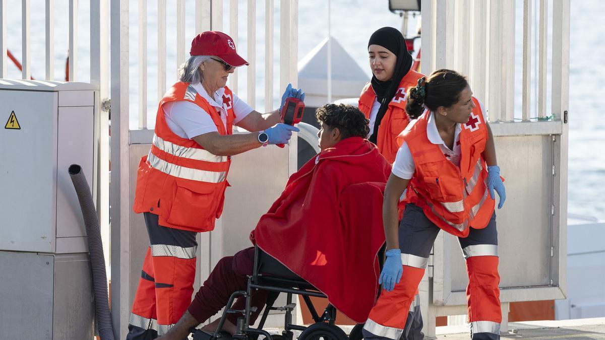 La falta de medios frustra el primer expediente de deportación masiva tras el Pacto Europeo de Migración y Asilo