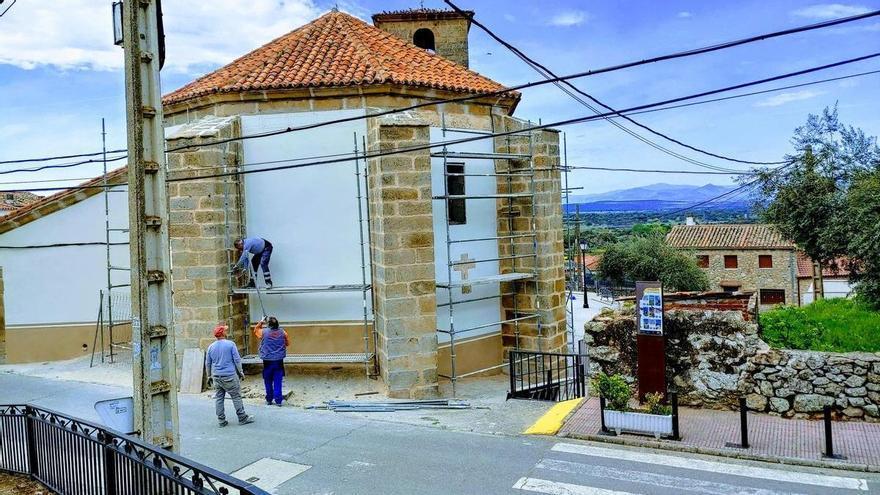 'Por tu templo, por tu pueblo': la campaña de Villar de Plasencia para pagar la restauración de la iglesia con ayuda vecinal
