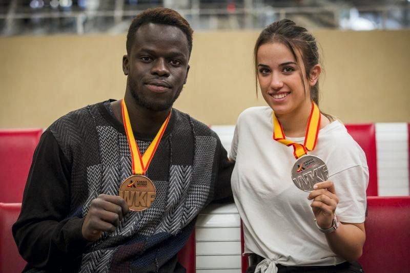 Llegada de los dos karatekas Raquel Roy y Babacar Seck a la capital aragonesa