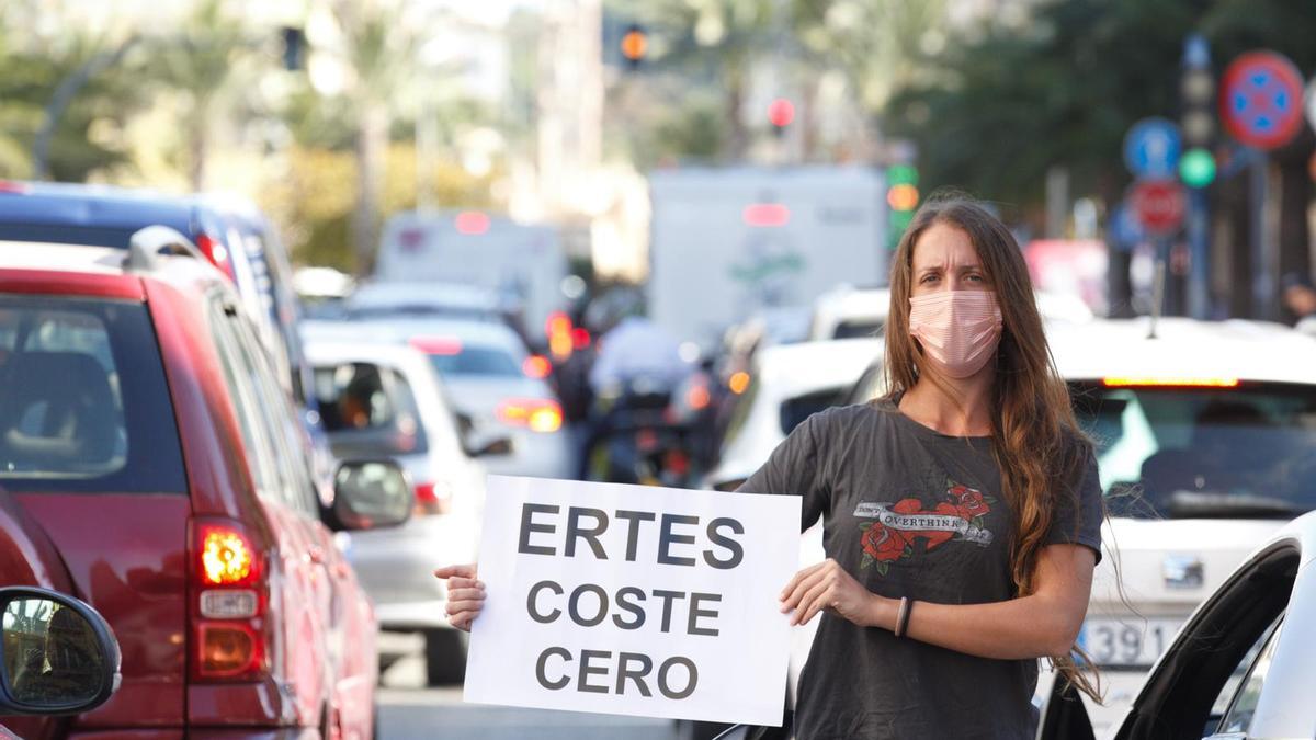 Una protesta de la hostelería colapsa el centro de Alicante