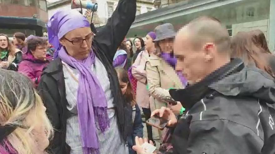 Polémica tras la performance "Un violador no teu camiño" en los actos del 8M en Vigo