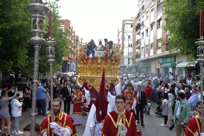 La Sagrada Cena: Un baño de Esperanza en el barrio de Poniente