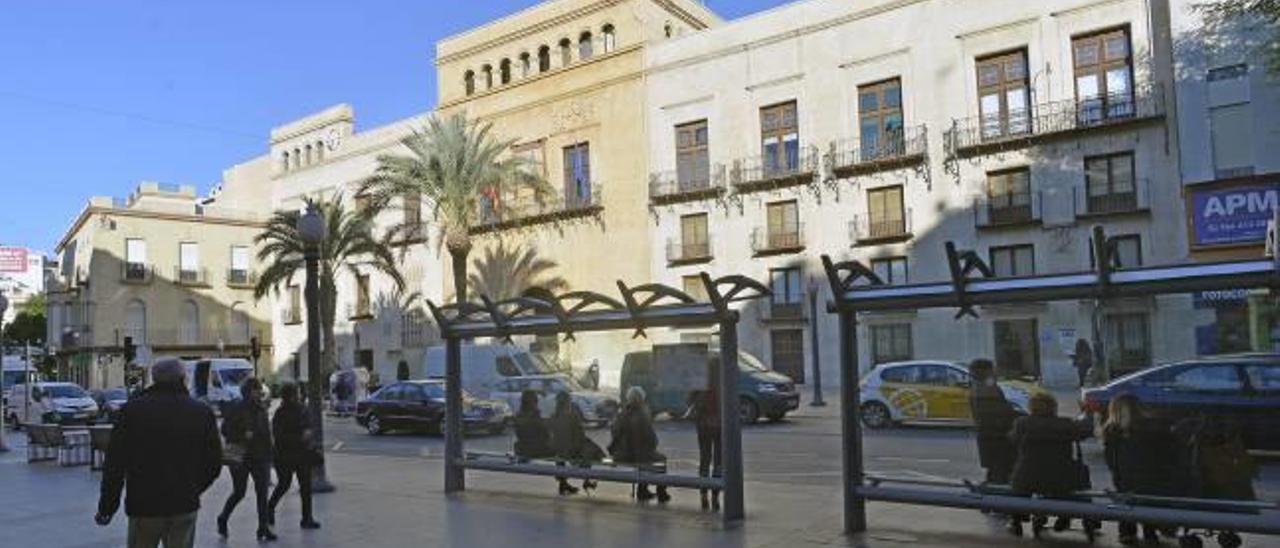 El Ayuntamiento de Elche, que ha visto duplicar en dos años la cifra de contratos públicos, debido al aumento de las inversiones.