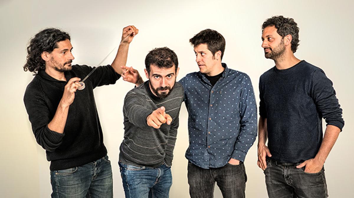 El grup barceloní interpreta ’Salvadó’ en acústic directe.