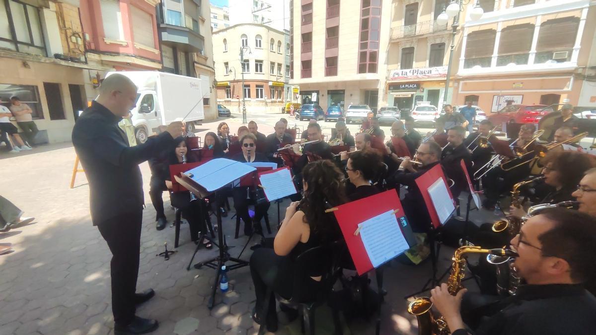 El concierto de música festera se traslada al parque Pere Crespí.