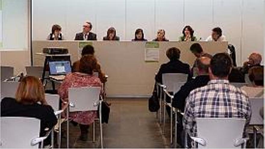 La sala d&#039;actes de la biblioteca comarcal de Blanes, durant la jornada.